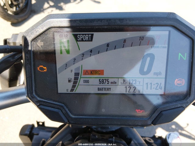 ML5ZRDF17PDA61365 Kawasaki Zr900 F