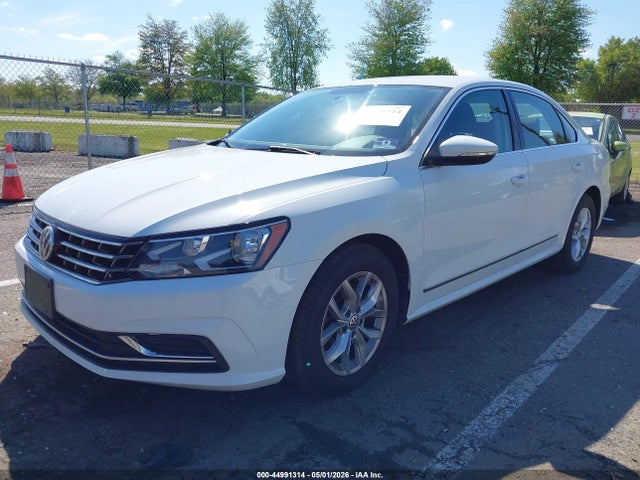 Aukcja sprzedaży 2017 Volkswagen Passat 1.8t S, vin: 1VWAT7A39HC024916, numer aukcji: 44991314