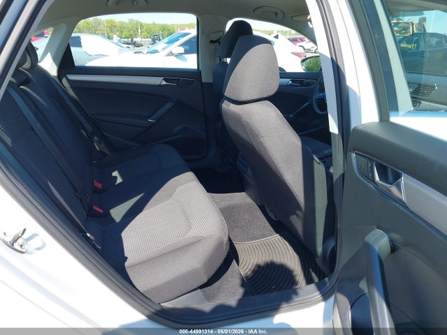 Aukcja sprzedaży 2017 Volkswagen Passat 1.8t S, vin: 1VWAT7A39HC024916, numer aukcji: 44991314