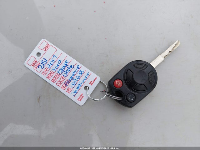 44991327 :رقم المزاد ، 1FMCU0GD8HUD81638 vin ، 2017 Ford Escape Se مزاد بيع