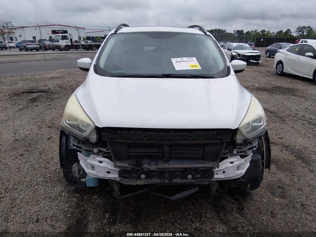 44991327 :رقم المزاد ، 1FMCU0GD8HUD81638 vin ، 2017 Ford Escape Se مزاد بيع