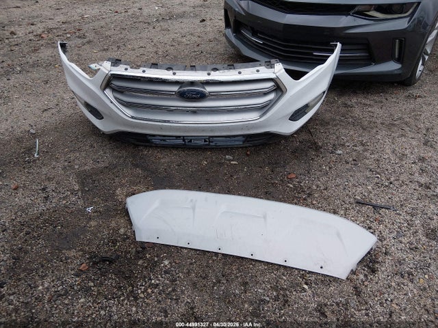 44991327 :رقم المزاد ، 1FMCU0GD8HUD81638 vin ، 2017 Ford Escape Se مزاد بيع