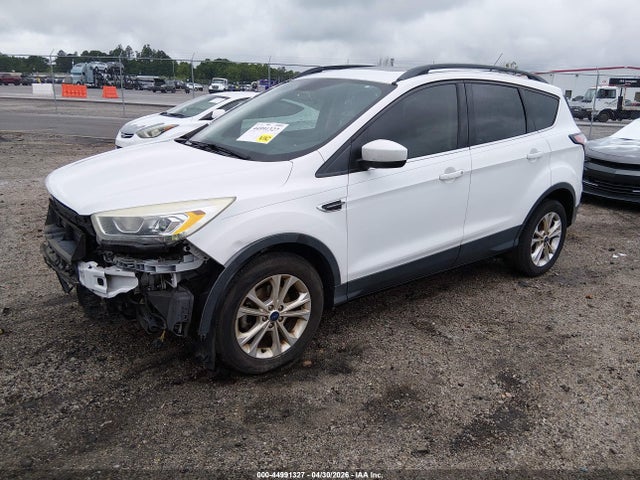 44991327 :رقم المزاد ، 1FMCU0GD8HUD81638 vin ، 2017 Ford Escape Se مزاد بيع