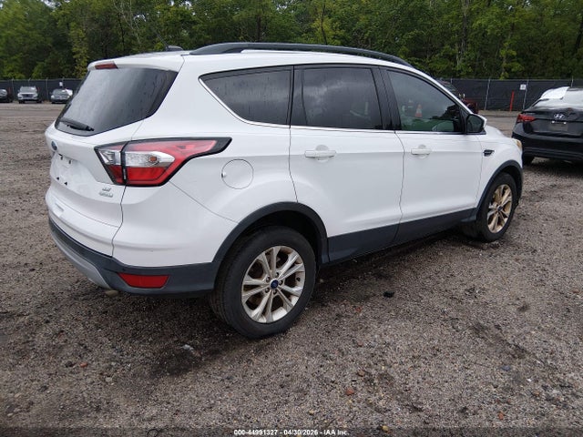 44991327 :رقم المزاد ، 1FMCU0GD8HUD81638 vin ، 2017 Ford Escape Se مزاد بيع