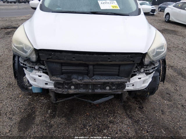 44991327 :رقم المزاد ، 1FMCU0GD8HUD81638 vin ، 2017 Ford Escape Se مزاد بيع