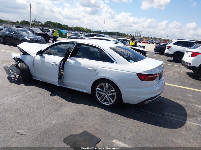 Aukcja sprzedaży 2022 Audi A4 Premium Plus 45 Tfsi S Line Quattro S Tronic, vin: WAUEAAF44NN014591, numer aukcji: 44991329