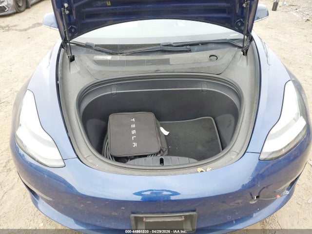 44991330 :رقم المزاد ، 5YJ3E1EBXJF096558 vin ، 2018 Tesla Model 3 Long Range/performance مزاد بيع