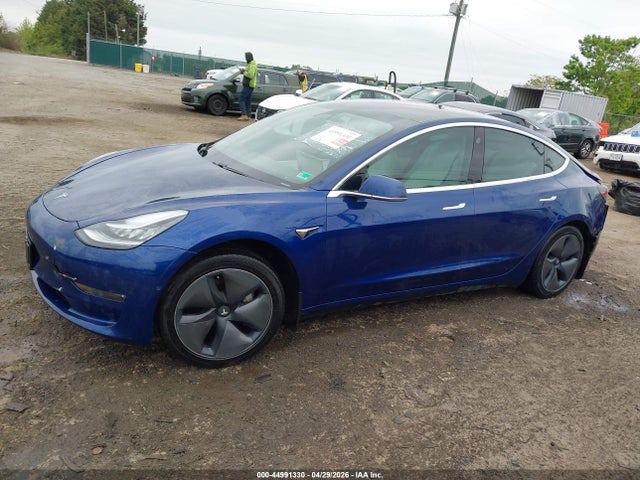44991330 :رقم المزاد ، 5YJ3E1EBXJF096558 vin ، 2018 Tesla Model 3 Long Range/performance مزاد بيع