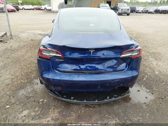 44991330 :رقم المزاد ، 5YJ3E1EBXJF096558 vin ، 2018 Tesla Model 3 Long Range/performance مزاد بيع