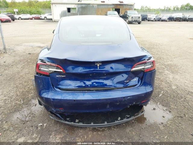 44991330 :رقم المزاد ، 5YJ3E1EBXJF096558 vin ، 2018 Tesla Model 3 Long Range/performance مزاد بيع