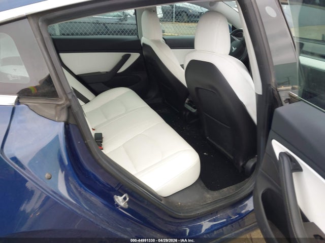 44991330 :رقم المزاد ، 5YJ3E1EBXJF096558 vin ، 2018 Tesla Model 3 Long Range/performance مزاد بيع