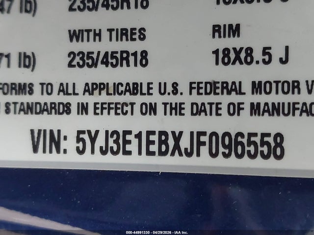 44991330 :رقم المزاد ، 5YJ3E1EBXJF096558 vin ، 2018 Tesla Model 3 Long Range/performance مزاد بيع
