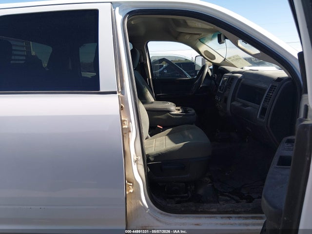 44991331 :رقم المزاد ، 3C7WRTCJXJG201510 vin ، 2018 Ram 3500 Chassis Tradesman/slt/laramie مزاد بيع