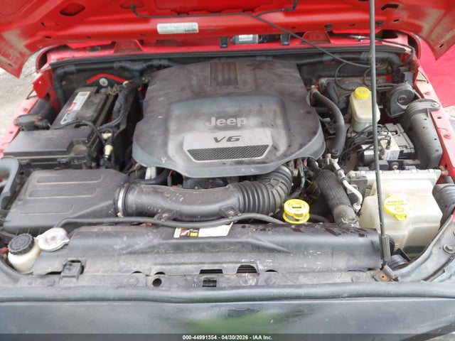 44991354 :رقم المزاد ، 1C4BJWDGXFL555318 vin ، 2015 Jeep Wrangler Unlimited Sport مزاد بيع