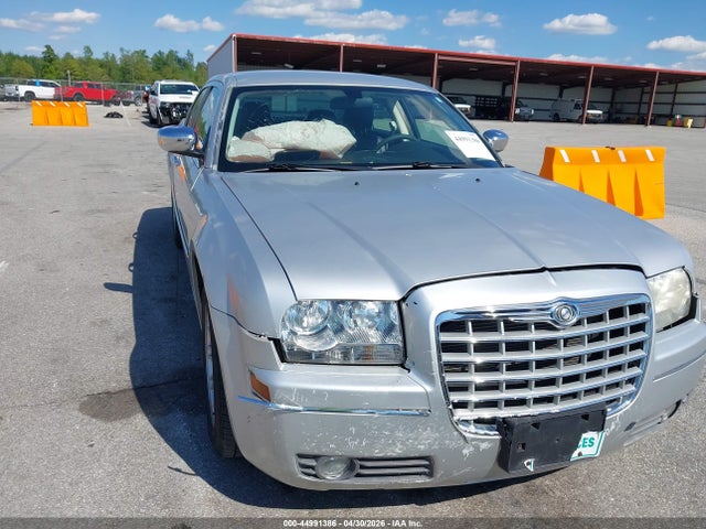 2010 Chrysler 300 Touring/signature Series/executive Series მანქანა იყიდება აუქციონზე, vin: 2C3CA5CV0AH167619, აუქციონის ნომერი: 44991386