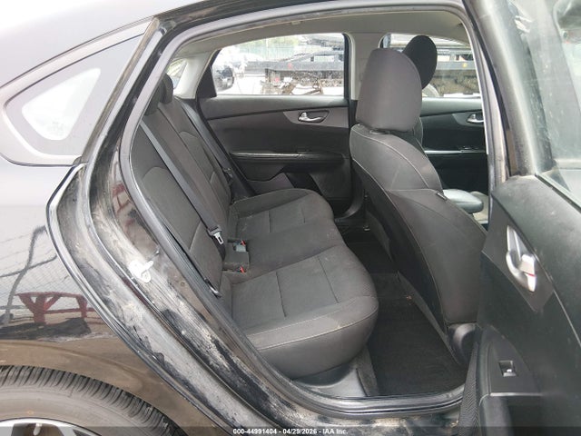 3KPF24AD8KE109605 KIA Forte Lxs