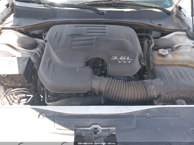 2C3CDXBG0KH657081 Dodge Charger Sxt Rwd