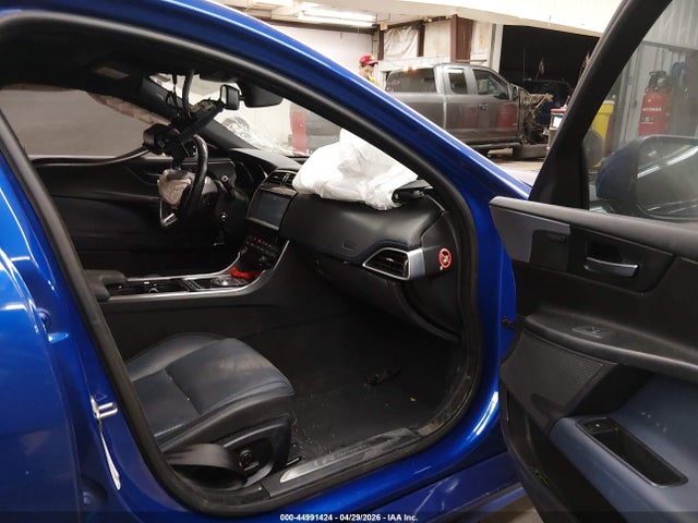 44991424 :رقم المزاد ، SAJAF4BV6HA973412 vin ، 2017 Jaguar Xe 35t R-sport مزاد بيع