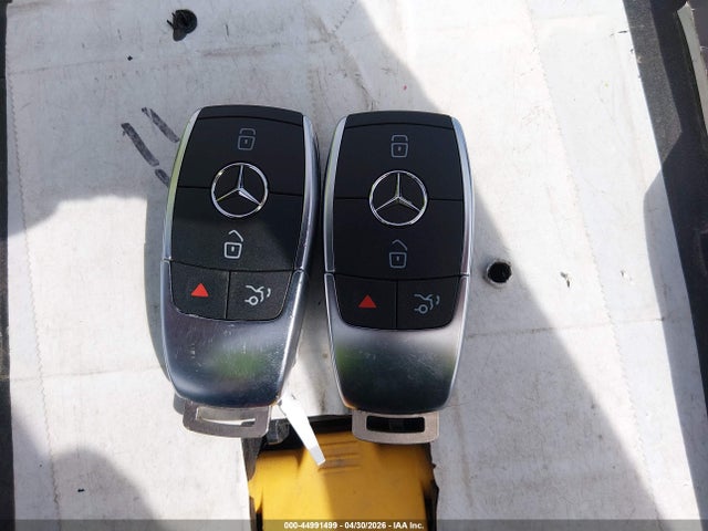 44991499 :رقم المزاد ، W1N0G8EB8NV339757 vin ، 2022 Mercedes-benz Glc 300 4matic Suv مزاد بيع