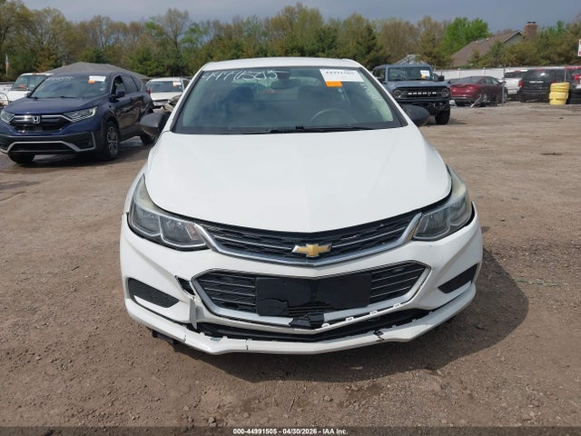 Продажа на аукционе авто 2018 Chevrolet Cruze Ls Auto, vin: 1G1BC5SMXJ7228618, номер лота: 44991505