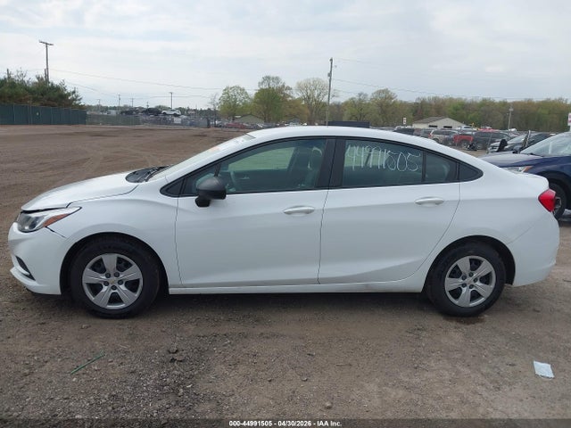 Продажа на аукционе авто 2018 Chevrolet Cruze Ls Auto, vin: 1G1BC5SMXJ7228618, номер лота: 44991505