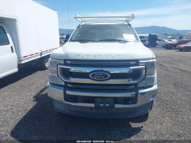 1FD8W3HT9MED02957 Ford F-350 Chassis Xlt