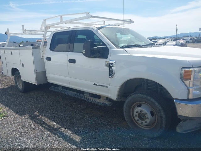 1FD8W3HT9MED02957 Ford F-350 Chassis Xlt