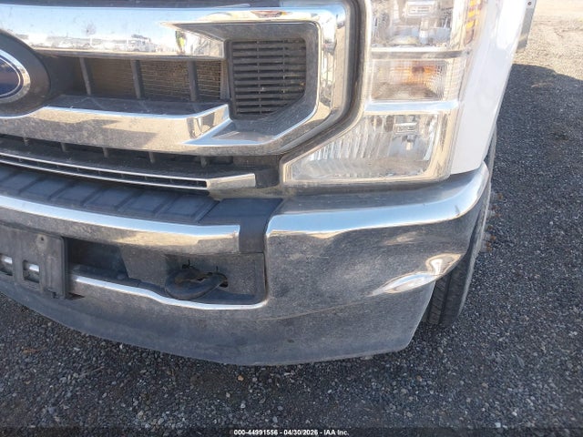 1FD8W3HT9MED02957 Ford F-350 Chassis Xlt