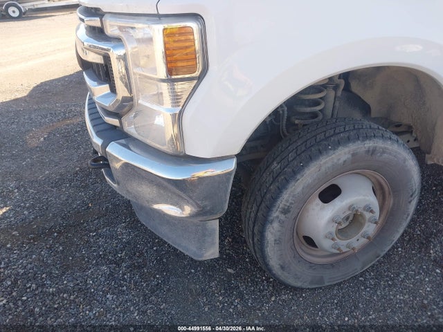 1FD8W3HT9MED02957 Ford F-350 Chassis Xlt