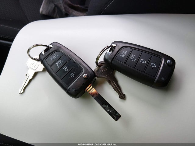 Продаж на аукціоні авто 2018 Hyundai Elantra Gt, vin: KMHH35LE9JU020655, номер лоту: 44991569