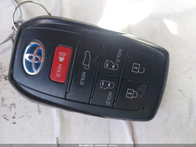 44991583 :رقم المزاد ، 5TDDRKEC7MS070880 vin ، 2021 Toyota Sienna Xse مزاد بيع