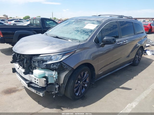44991583 :رقم المزاد ، 5TDDRKEC7MS070880 vin ، 2021 Toyota Sienna Xse مزاد بيع