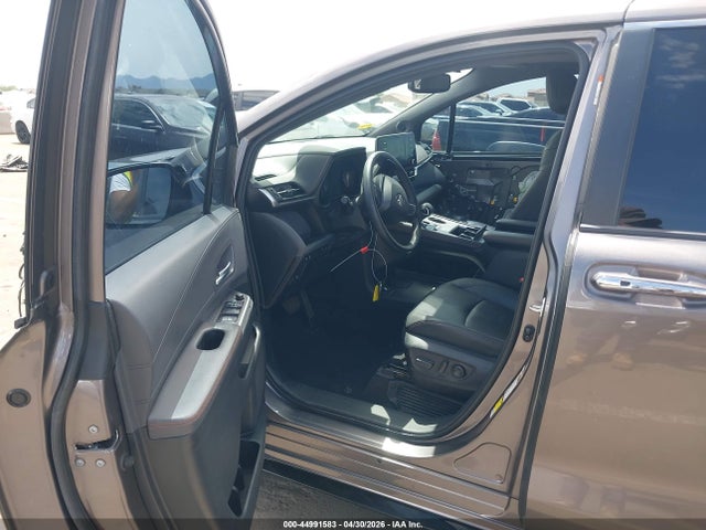 44991583 :رقم المزاد ، 5TDDRKEC7MS070880 vin ، 2021 Toyota Sienna Xse مزاد بيع
