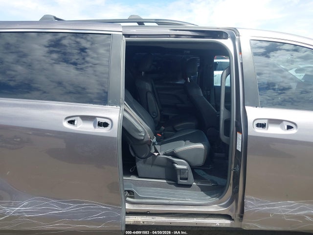 44991583 :رقم المزاد ، 5TDDRKEC7MS070880 vin ، 2021 Toyota Sienna Xse مزاد بيع