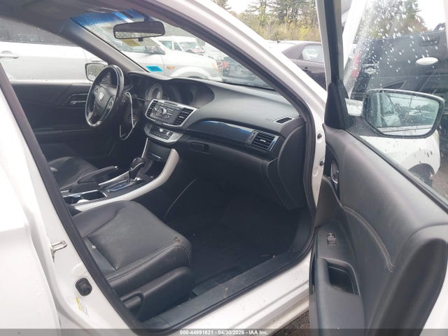 Продажа на аукционе авто 2015 Honda Accord Sport, vin: 1HGCR2F52FA051358, номер лота: 44991621