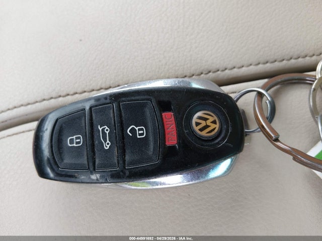 2012 Volkswagen Touareg Tdi Lux მანქანა იყიდება აუქციონზე, vin: WVGFK9BP6CD004808, აუქციონის ნომერი: 44991692