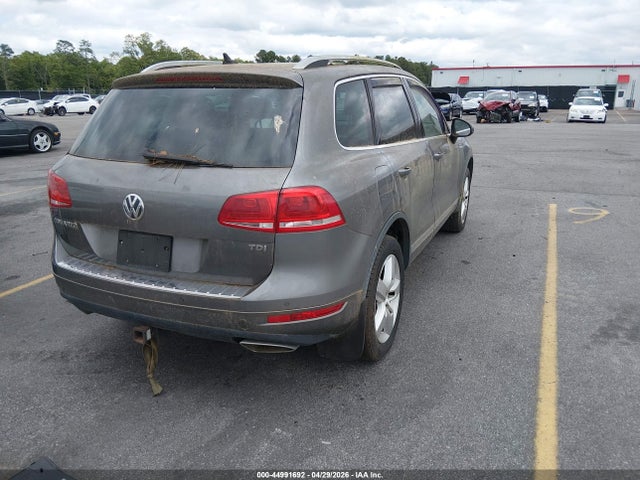 2012 Volkswagen Touareg Tdi Lux მანქანა იყიდება აუქციონზე, vin: WVGFK9BP6CD004808, აუქციონის ნომერი: 44991692