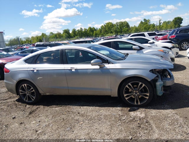 2020 Ford Fusion Titanium მანქანა იყიდება აუქციონზე, vin: 3FA6P0D9XLR175588, აუქციონის ნომერი: 44991733