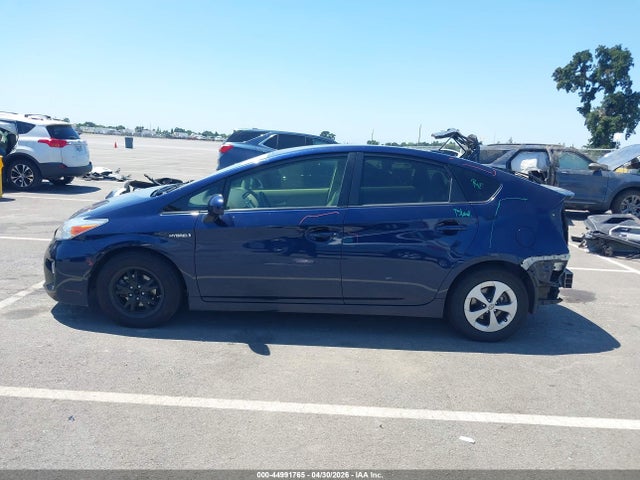 JTDKN3DU7F0431145 Toyota Prius Four