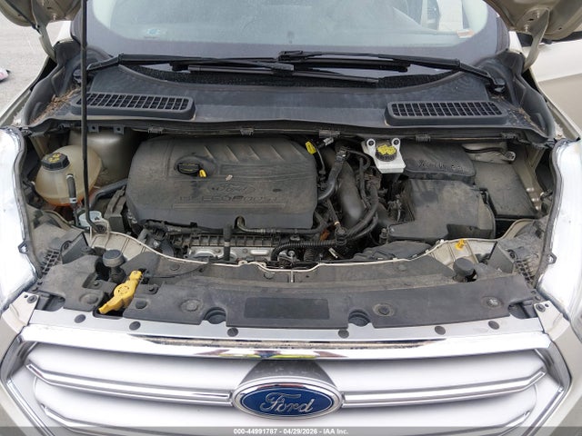 1FMCU0GD5HUA38236 Ford ESCAPE SE