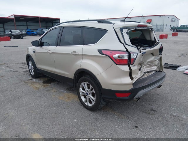 1FMCU0GD5HUA38236 Ford ESCAPE SE