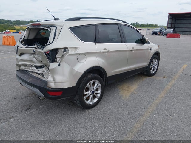 1FMCU0GD5HUA38236 Ford ESCAPE SE