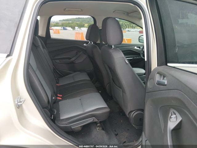 1FMCU0GD5HUA38236 Ford ESCAPE SE