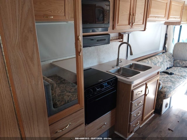 Продажа на аукционе авто 2000 Workhorse Custom Chassis Motorhome Chassis P3500, vin: 5B4LP37J5Y3316745, номер лота: 44991913