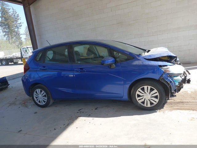 Honda FIT LX 2017 3HGGK5H53HM704435 Image 13