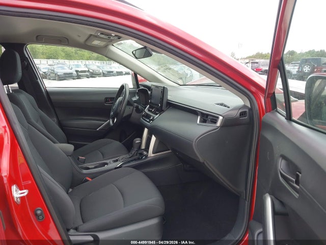 44991945 :رقم المزاد ، 7MUCAAAG9NV005963 vin ، 2022 Toyota Corolla Cross Le مزاد بيع