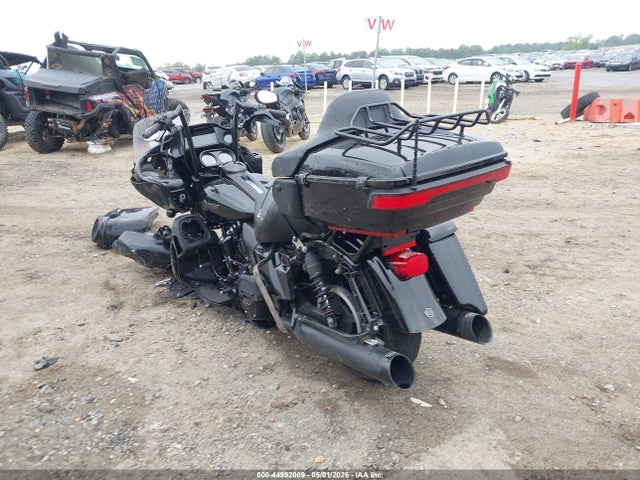 Harley-Davidson FLTRK 2023 1HD1KZF1XPB638580 Image 3