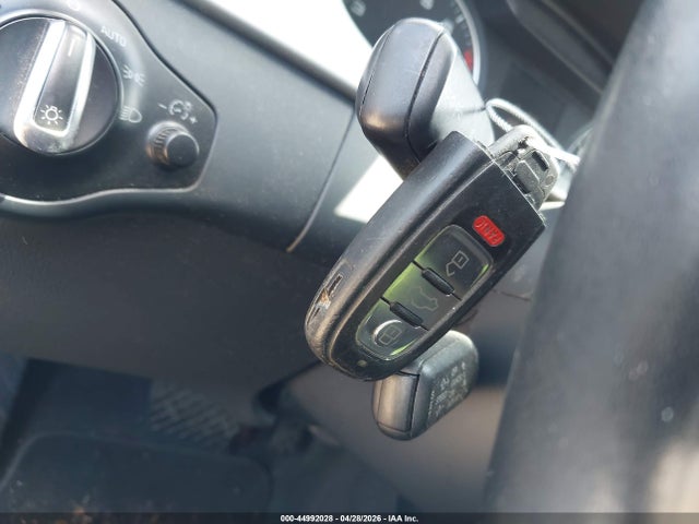44992028 :رقم المزاد ، WAUWFAFL4AA158351 vin ، 2010 Audi A4 2.0t Premium مزاد بيع
