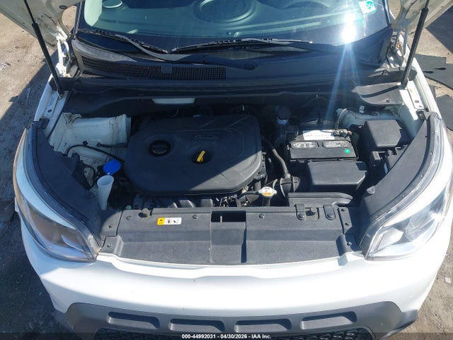 44992031 :رقم المزاد ، KNDJP3A53F7140748 vin ، 2015 Kia Soul + مزاد بيع