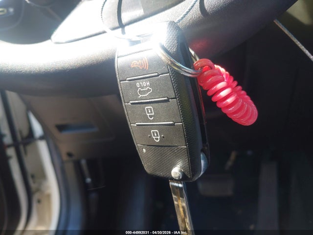 44992031 :رقم المزاد ، KNDJP3A53F7140748 vin ، 2015 Kia Soul + مزاد بيع